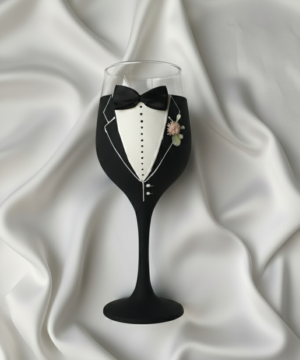 Elegant Bride and Groom Doodh Pilai Glasses
