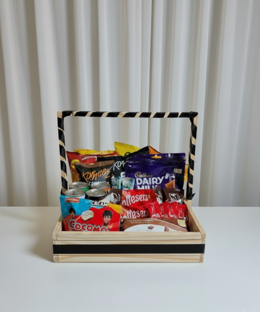Luxury Snack & Chocolate Gift Basket Hamper