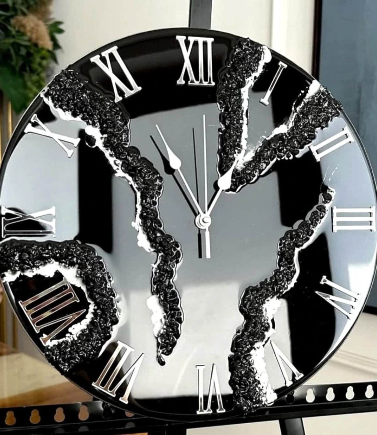 Elegant Marble Resin Wall Clock